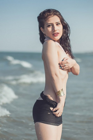 Индивидуалка Нюша