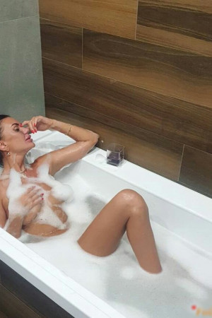 Escort girl Анжела